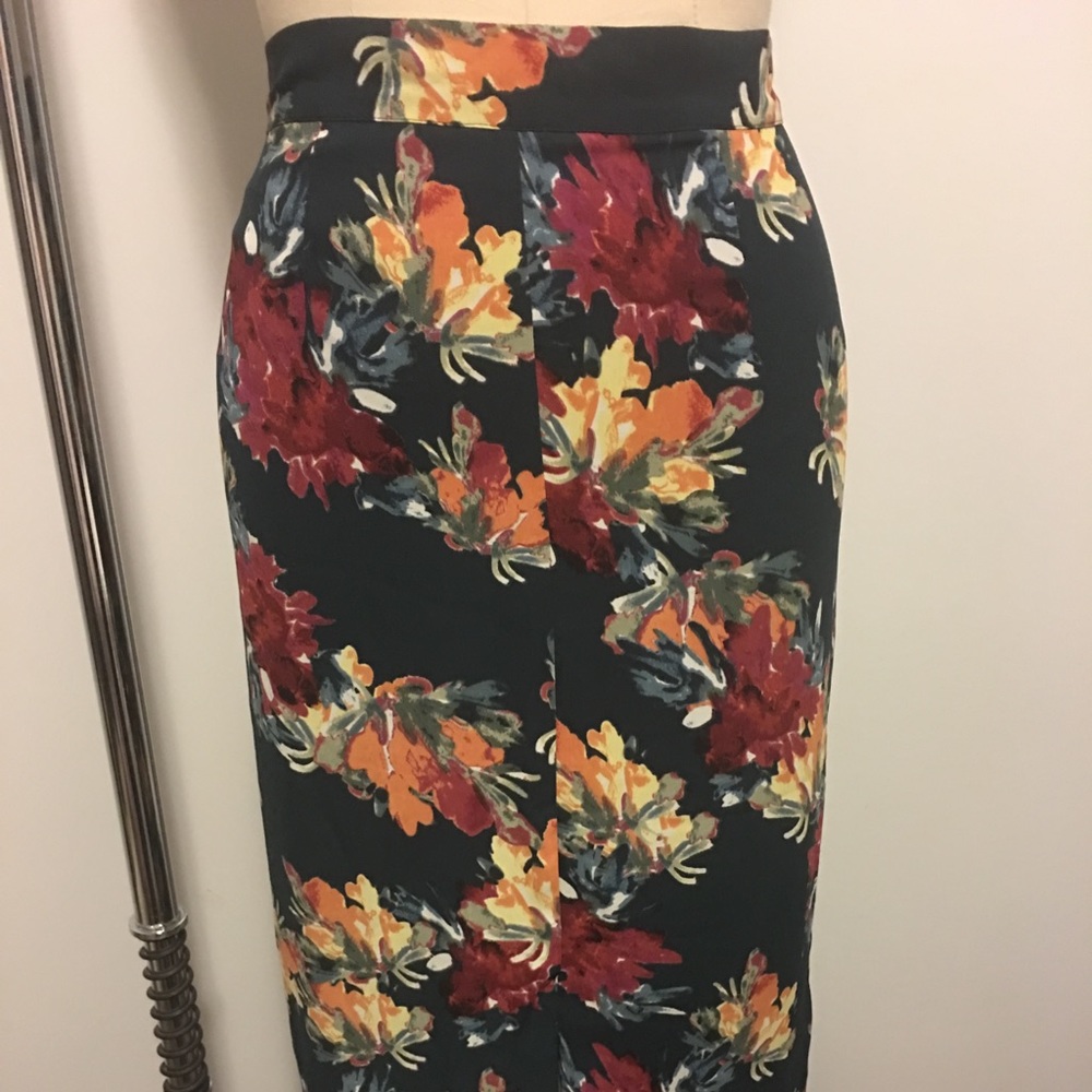 Paper Crown by Lauren Conrad Navy Floral Skirt Size XS/S